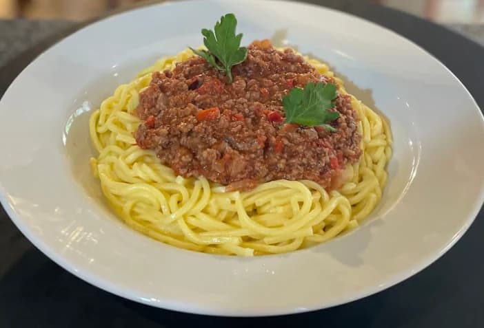 Linguinis con salsa Fileto o Bolognesa