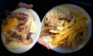 Cuarto de Pollo con Guarnición (Fritas, Ensalada o Puré)